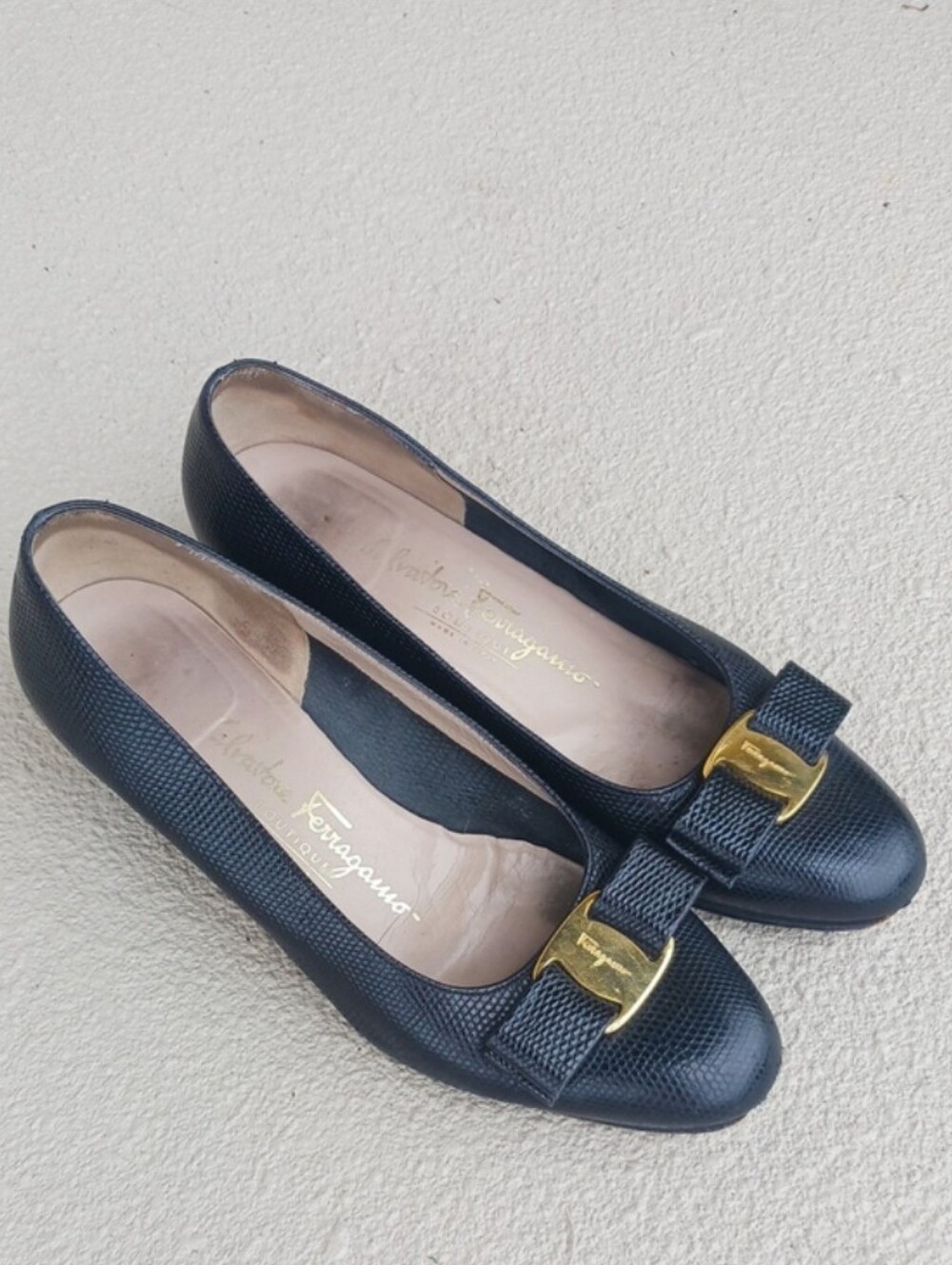 Salvatore Ferragamo Black Varina Bow Pumps Low Heels